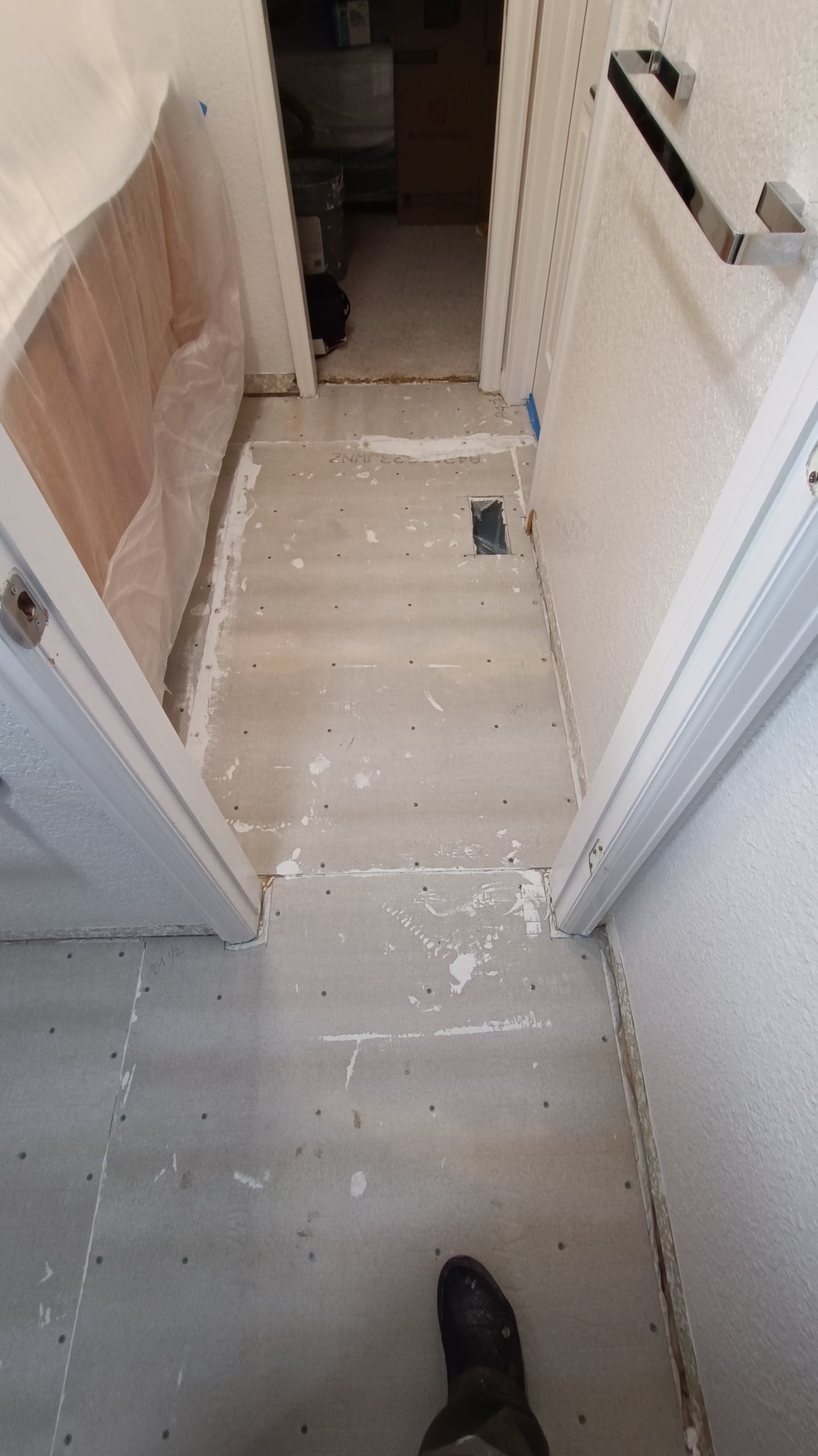 Tile floor bathroom — project photo