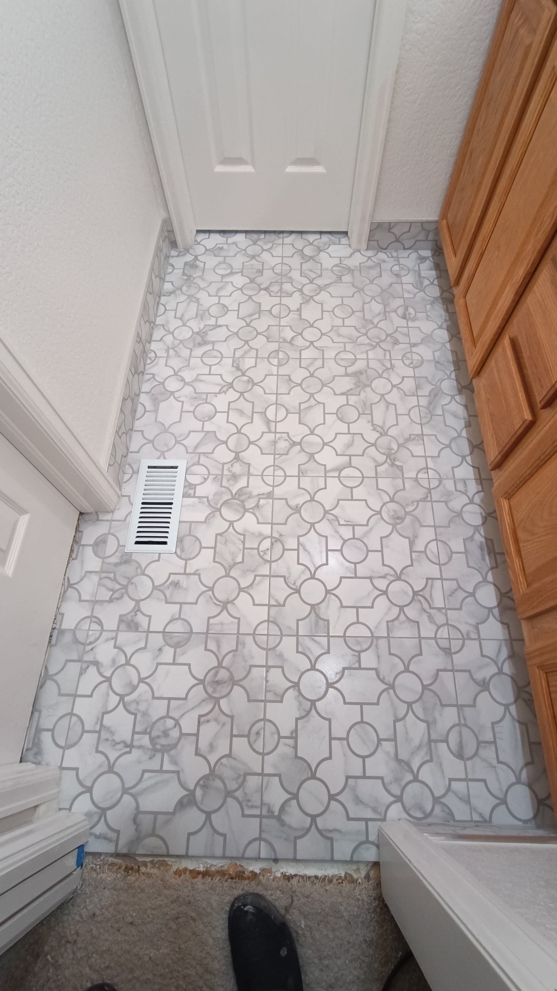 Tile floor bathroom — project photo