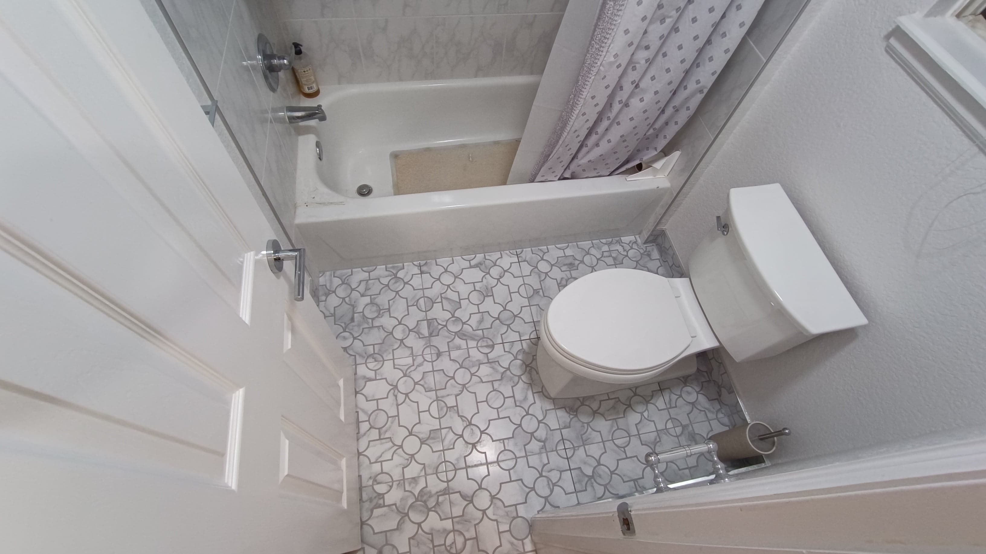 Tile floor bathroom — project photo
